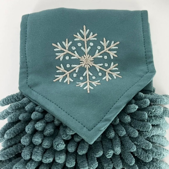 NEW NORWEX TEAL CHENILLE SNOWFLAKE HAND TOWEL - Picture 2 of 3